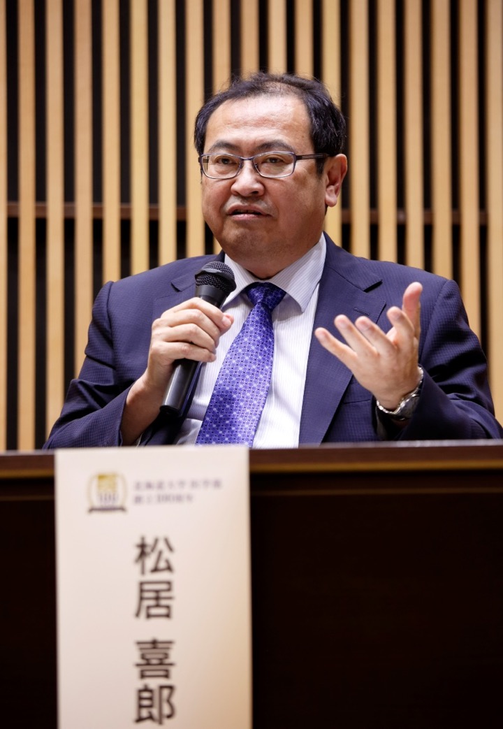 （パネルディスカッションに出席した松居院長）